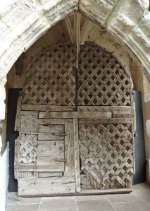 800px-Latticework_door,_Chepstow_castle